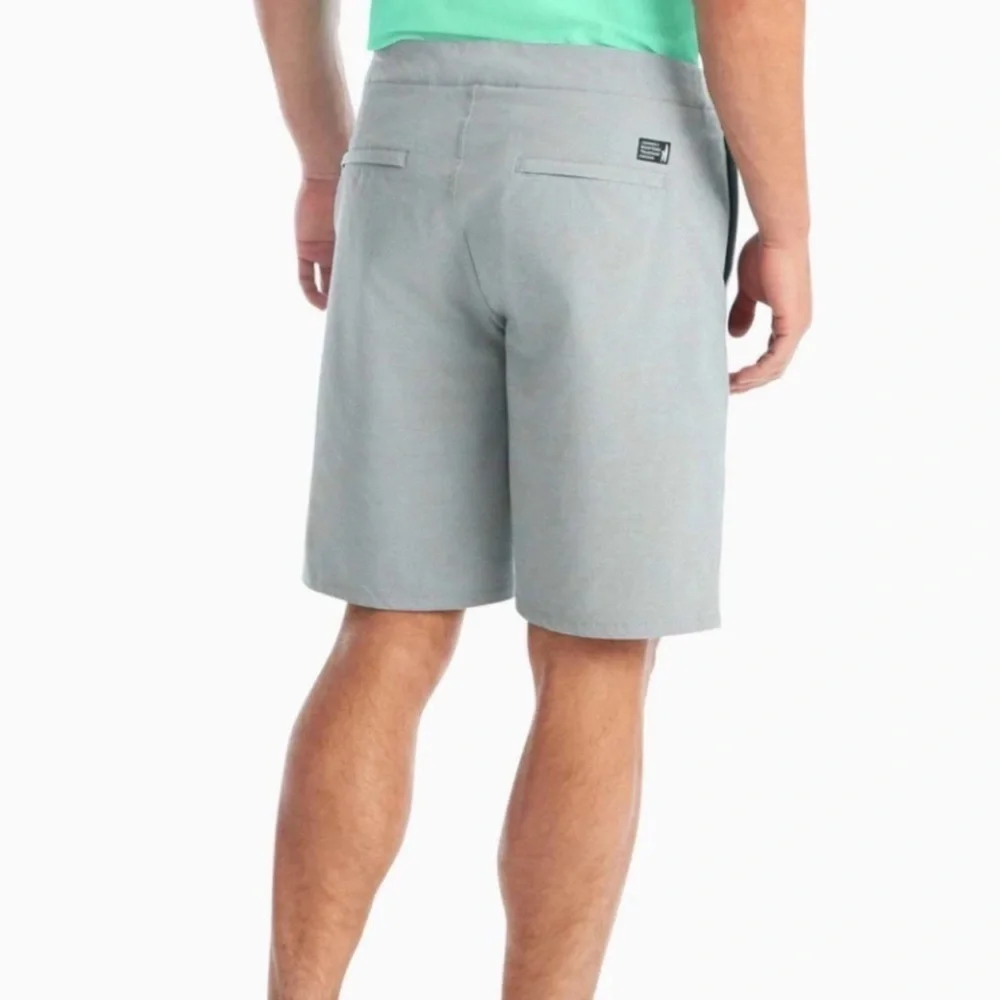 Johnnie-O Dawn to Dusk Hybrid Short Cloudbreak 40